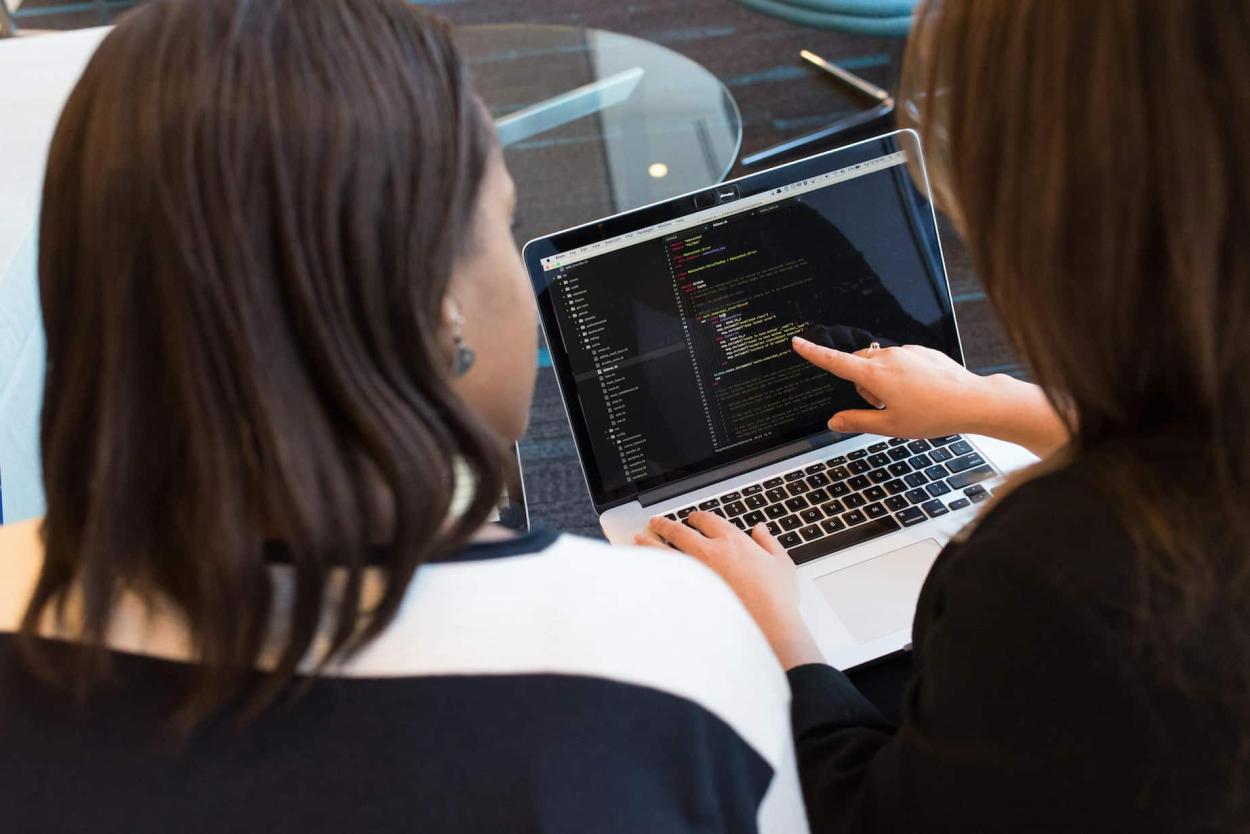 Programación estructurada: ¿Qué es y qué la caracteriza? | iFP