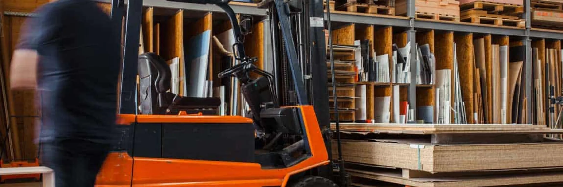 Jefe de tráfico en un centro de logística 