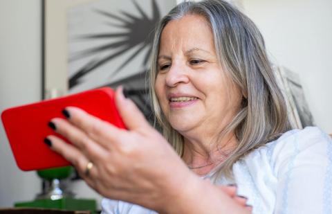 Brecha digital en adultos mayores | Blog iFP