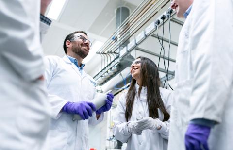razones-estudiar-laboratorio-clinico-biomedico.jpg