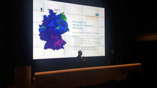 Conferencia sobre el modelo de Formación Profesional DUAL en Alemania.