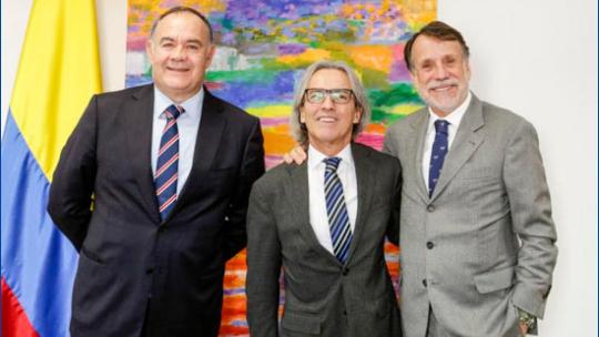 Becas Embajadas