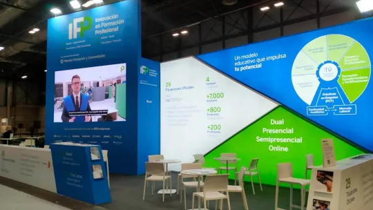 Stand de iFP en la feria AULA