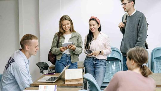Estudiantes de curso de especialización de FP