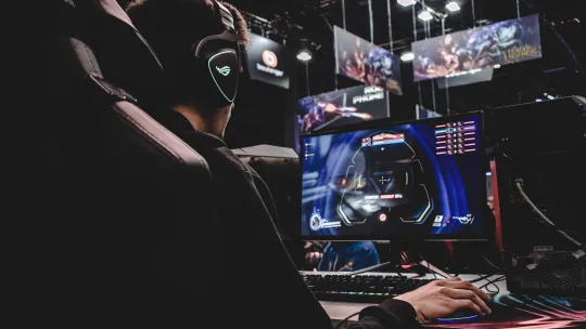 razones-para-estudiar-una-fp-en-videojuegos-ocio-digital.jpg