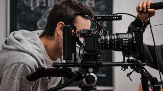 Video maker crea contenidos digitales