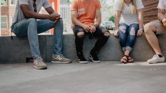 Estudiantes de FP integración social barajan las salidas profesionales de su formación.