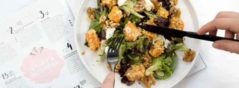 Una comida equilibrada conforme a la dieta preparada por un nutricionista