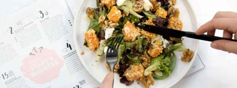 Una comida equilibrada conforme a la dieta preparada por un nutricionista