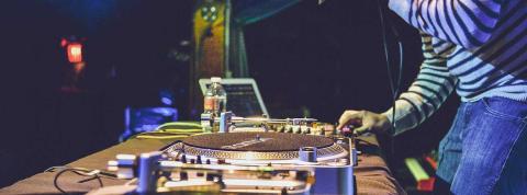 Razones para estudiar Vídeo Disc-Jockey y Sonido.jpg