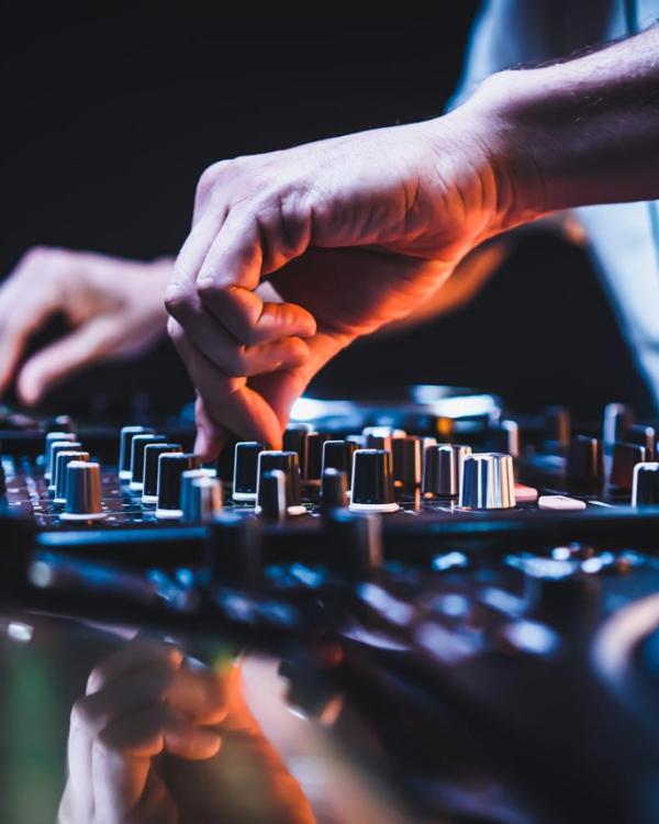 Tabla Disc-Jockey